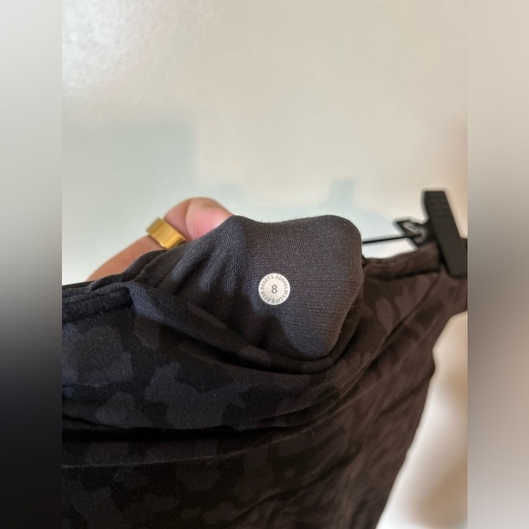 Lululemon align cheetah print joggers size 8 - Picture 4 of 4